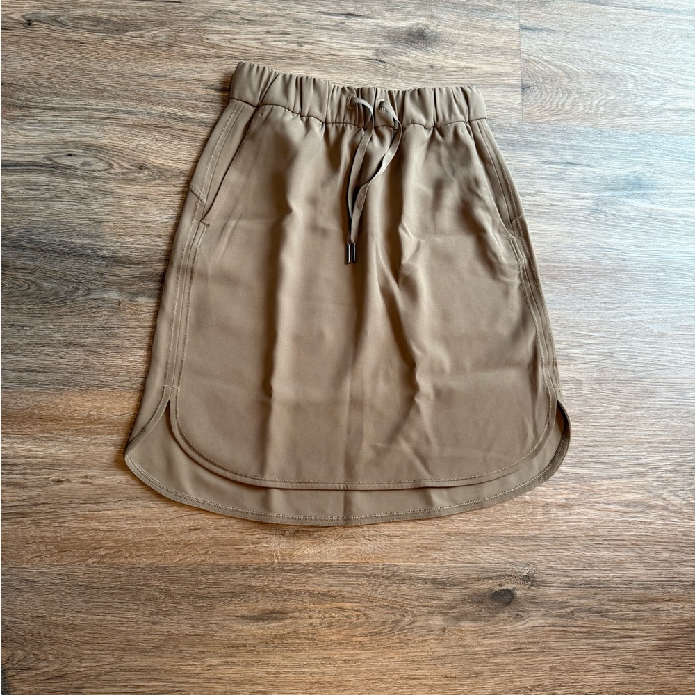 Lululemon On the Fly skirt sz 4 woven frontier